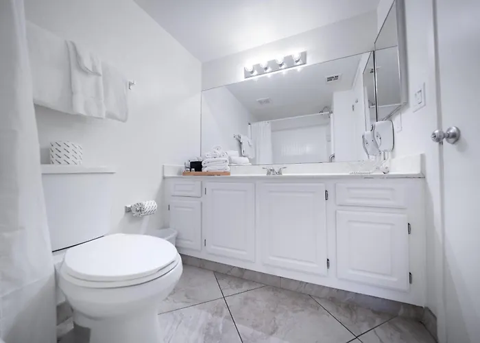 105 Fully Furnished 1br Suite-outdoor Pool *